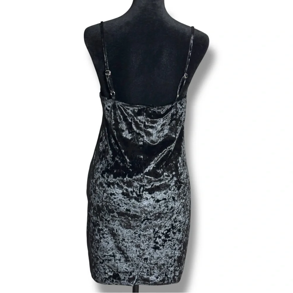 Hollister Black Velvet Sleeveless Adjustable Straps Soft Mini Slip Dress - Picture 6 of 16